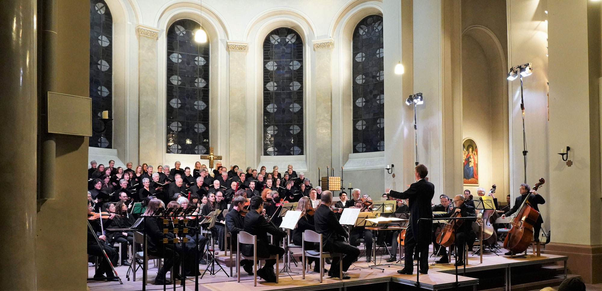 Bild: Der Kammerchor St. Georg bei den Bensheimer Musiktagen 2022 mit G. Verdis „Requiem“ (Rechte: Thomas Zelinger)
